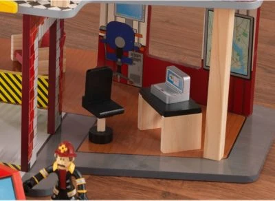 KidKraft Deluxe Fire Station Set 8 KidKraft Deluxe Fire Station Set – Bild 6