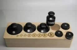 Wissner® Aktiv Lernen Gewichtskasten 5kg 15 Gewichte Im Holzkasten