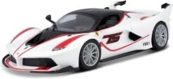 Bburago Modellauto Ferrari FXX-K #75 (Maßstab 1:24)