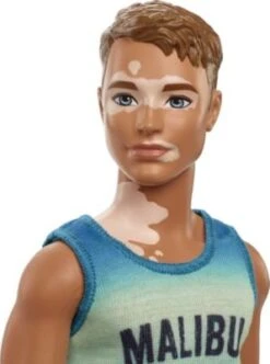 Barbie Ken Fashionistas Puppe Im „Malibu“-Tanktop, Vitiligo 10 Barbie Ken Fashionistas Puppe Im „Malibu“-Tanktop, Vitiligo -Spielzeug Rabatte Geschäft 28448783 03