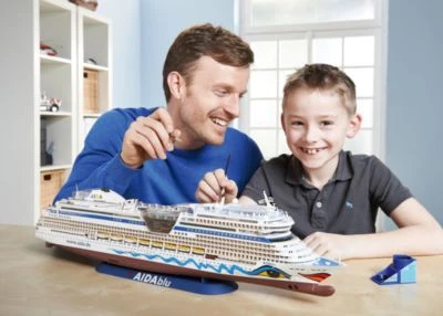 Kreuzfahrtschiff AIDA (AIDAblu, Sol, Mar Or Stella), Revell Modellbausatz Im Maßstab 1:400, 380 Teile, 63,4 Cm 4 Kreuzfahrtschiff AIDA (AIDAblu, Sol, Mar Or Stella), Revell Modellbausatz Im Maßstab 1:400, 380 Teile, 63,4 Cm – Bild 2